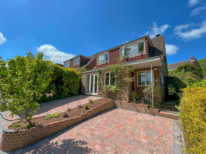 3 Bedroom Detached House For Sale In Station Road, Sharpthorne, RH19