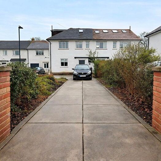 2 Bedroom Maisonette To Rent In Chaplin Road, Wembley, HA0