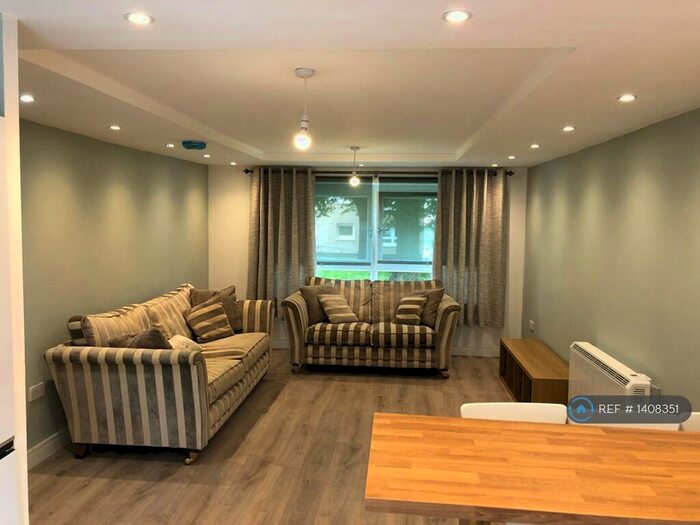 3 Bedroom Flat To Rent In St. Mungo Avenue, Glasgow, G4