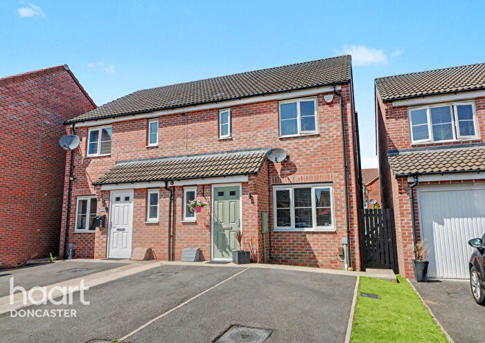 3 Bedroom Semi Detached House For Sale In Union Drive, Scawthorpe, Doncaster, DN5