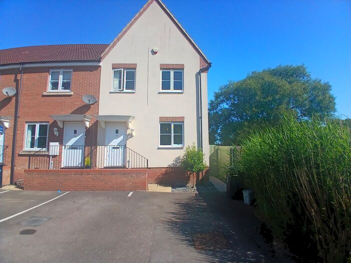 3 Bedroom Semi-Detached House To Rent In Vole Court, Gaywood, King's Lynn, PE30