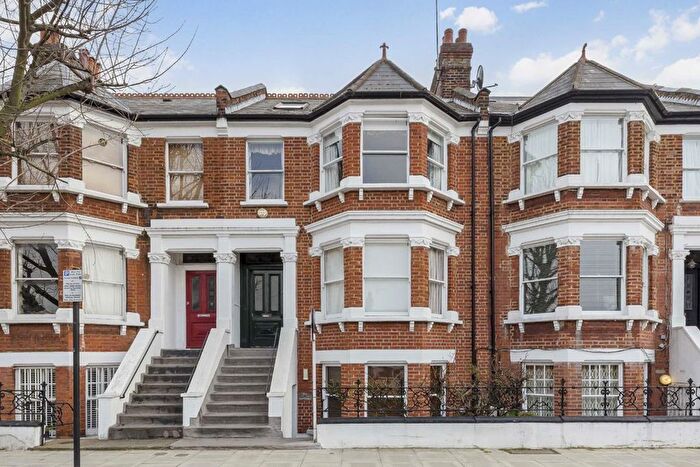 4 Bedroom Semi-Detached House To Rent In Rylett Crescent, London, W12