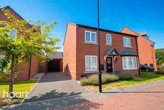 4 Bedroom Detached House For Sale In Hurrier Grove, Rossington, Doncaster, DN11