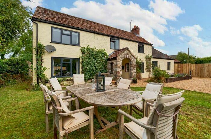 3 Bedroom Detached House For Sale In Cowhill, Oldbury On Severn, BS35