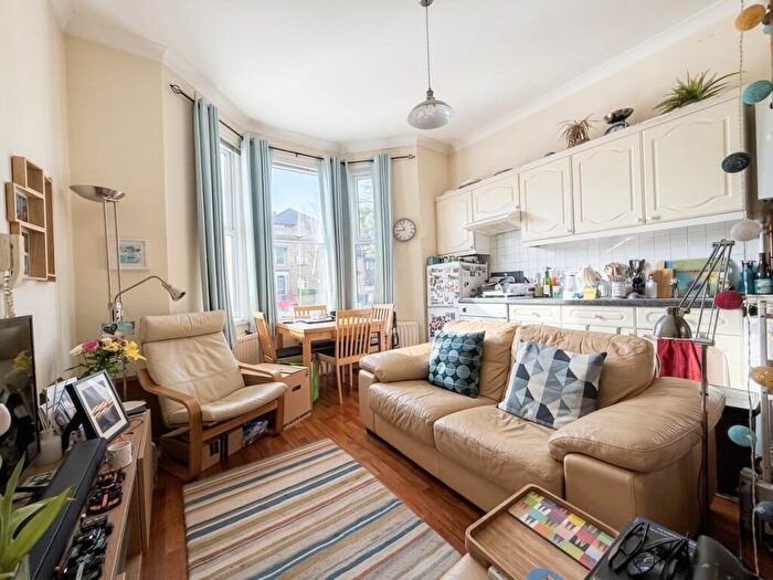 1 Bedroom Flat To Rent In Cedar Road, Sutton, SM2