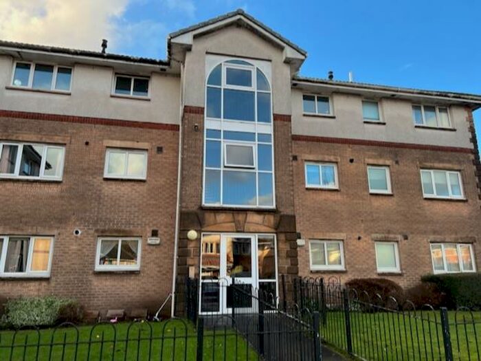 Flat To Rent In /r At Oakburn Walk Jamestown, G83