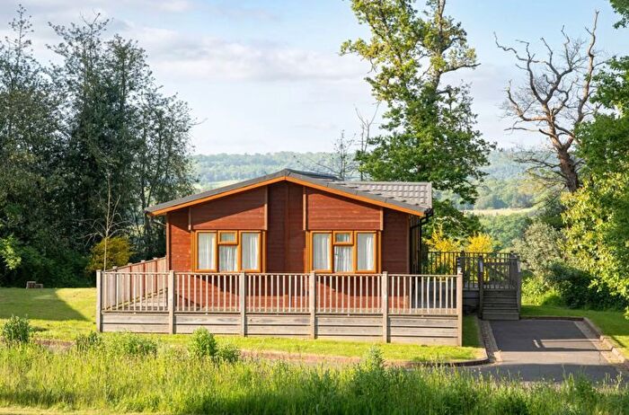 2 Bedroom Mobile/park Home For Sale In Hurtwood Lane, Farley Green, Albury, Guildford, GU5