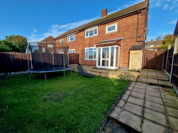 3 Bedroom Property To Rent In Ayot Path, Borehamwood, WD6