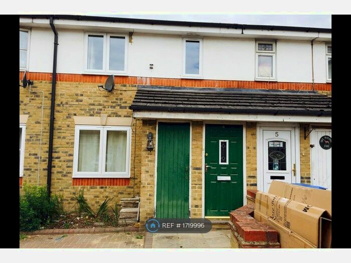 4 Bedroom Terraced House To Rent In Ivy Court, London, SE16
