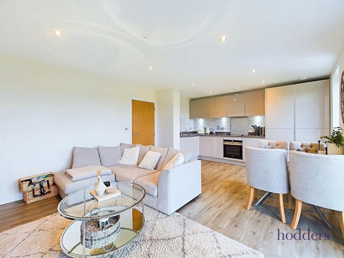 2 Bedroom Flat To Rent In Hawker Drive, Addlestone, Surrey, KT15