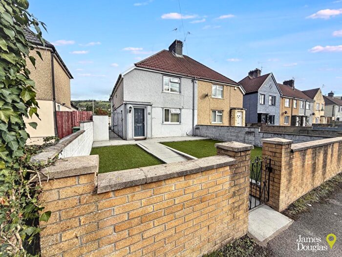 3 Bedroom Semi-Detached House For Sale In Poplar Road, Rhydyfelin, Pontypridd, CF37