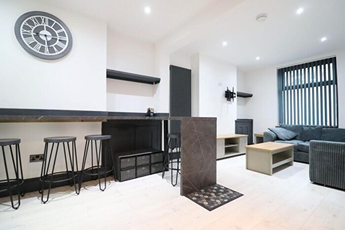 2 Bedroom Flat To Rent In Ground Floor, Hirwain Street, Cathays, Cardiff, CF24