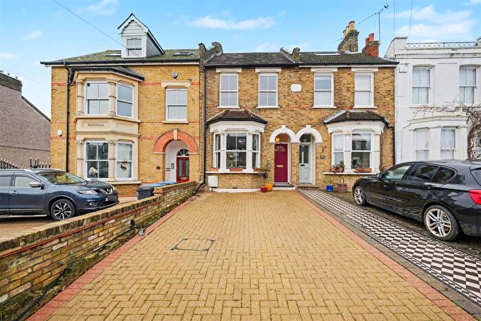 3 Bedroom Terraced House For Sale In Gordon Hill, Enfield, EN2