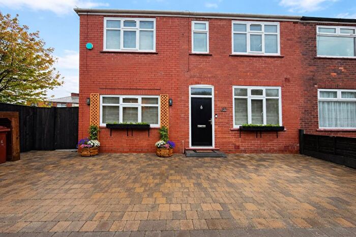 4 Bedroom Semi Detached House For Sale In Miriam Street, Failsworth, Manchester, M35