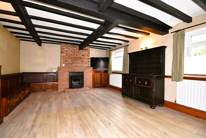 2 Bedroom Semi-Detached House For Sale In Low Street, Collingham, Newark, NG23