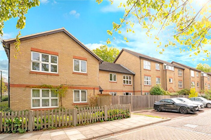 1 Bedroom Maisonette For Sale In Ivybridge Close, Twickenham, TW1