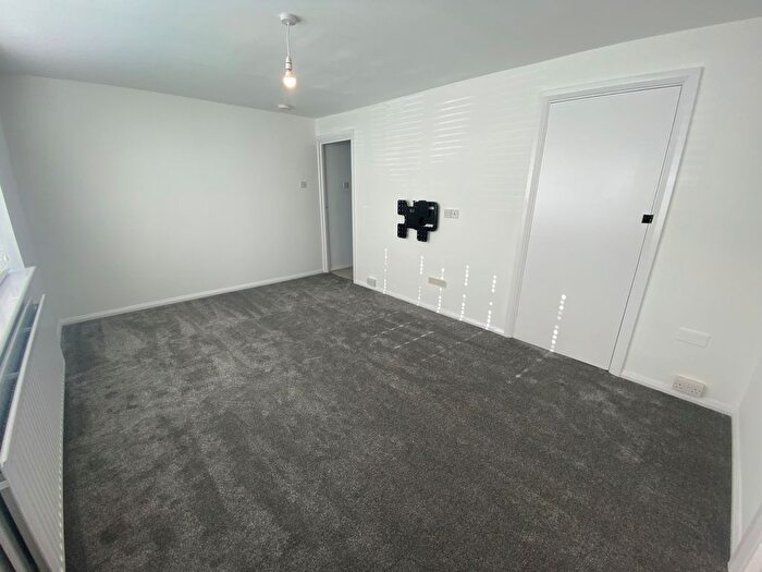 1 Bedroom Flat For Sale In The Range, Bramley, GU5