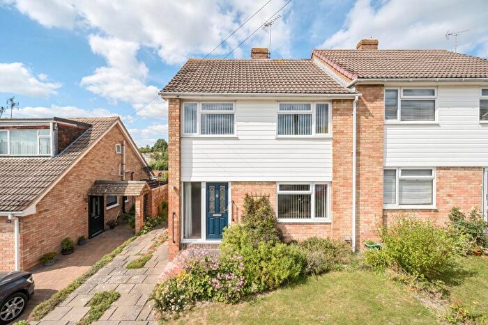 3 Bedroom Semi-Detached House For Sale In Downs View, Burham, Rochester, ME1