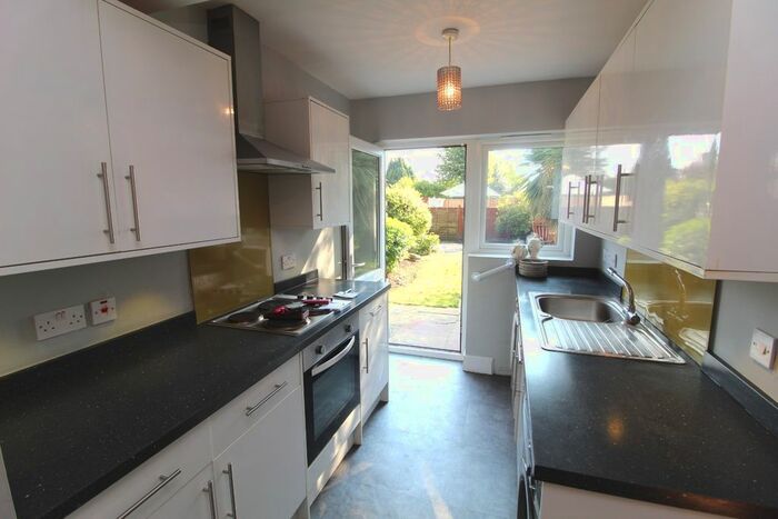 1 Bedroom Semi-Detached House To Rent In Tring Road, Aylesbury, Buckinghamshire HP20