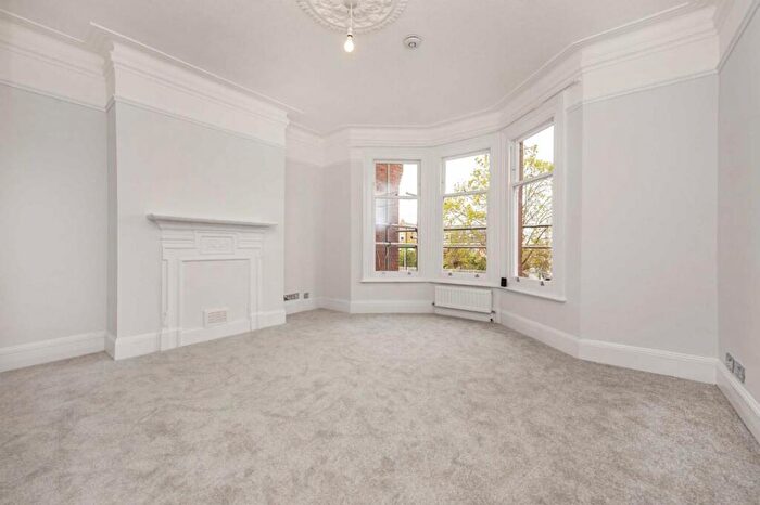 1 Bedroom Flat To Rent In Radbourne Road, Balham, SW12