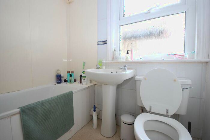 4 Bedroom House To Rent In Hazelbourne Road, Clapham South, SW12