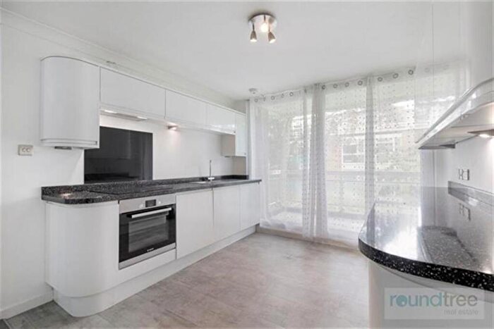2 Bedroom Flat For Sale In Leamington House, Stonegrove, Edgware, Ha, HA8