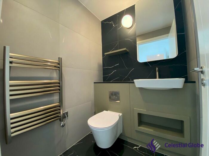 2 Bedroom Apartment To Rent In Seagull Lane, London, E16