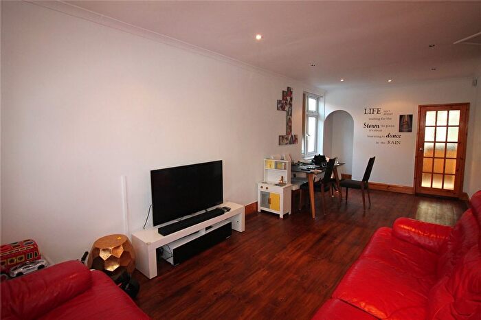 2 Bedroom Bungalow To Rent In Eastmead Avenue, Greenford, UB6