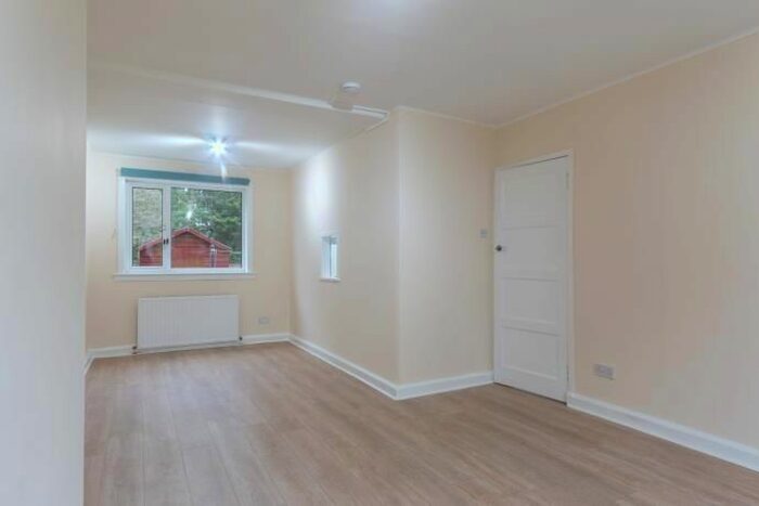 2 Bedroom Flat To Rent In Hailes Terrace, Edinburgh, EH13