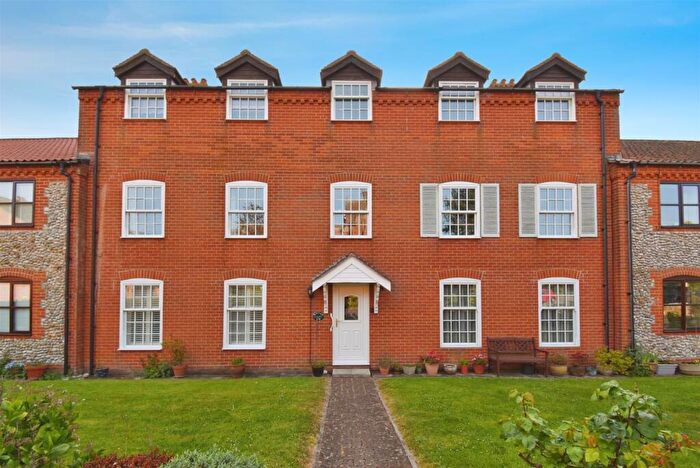 2 Bedroom Flat To Rent In Runton House Close, West Runton, Cromer, NR27