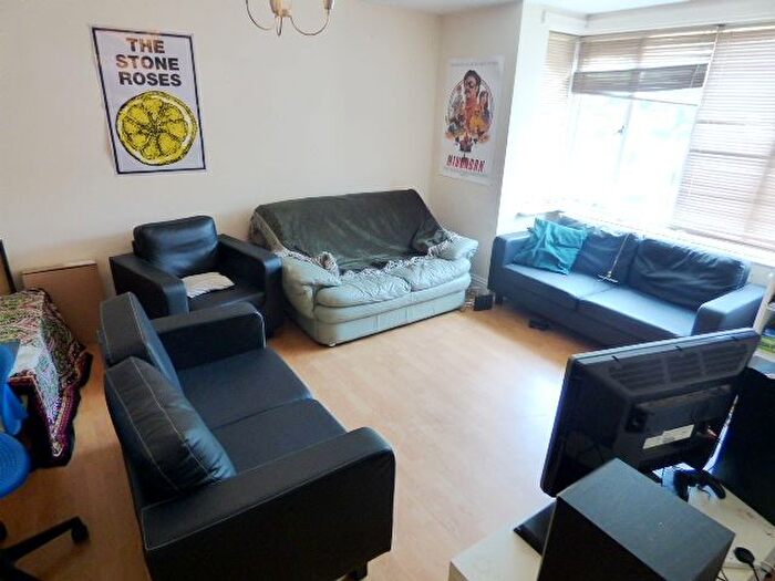 4 Bedroom Flat To Rent In Legion Terrace, London, E3