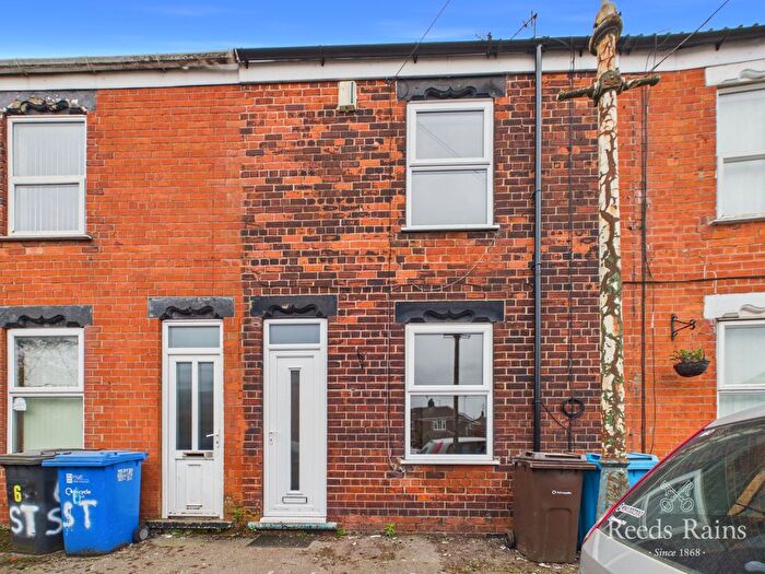 2 Bedroom Terraced House For Sale In Kirkstead Street, Hull, East Yorkshire, HU8