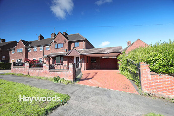 3 Bedroom Semi-Detached House To Rent In Grasmere Avenue, Newcastle, ST5