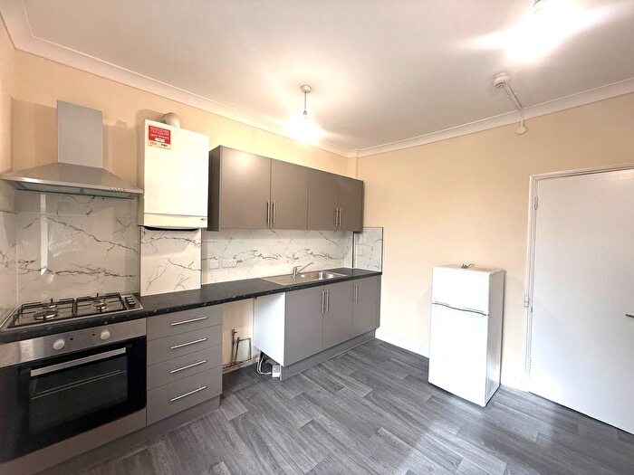 3 Bedroom Flat To Rent In Kingsley Road, Hounslow, TW3