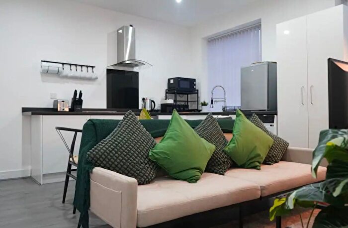 2 Bedroom Flat To Rent In Bridge Street West, Birmingham, B19