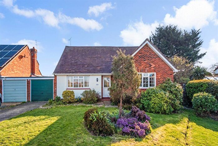 3 Bedroom Detached Bungalow For Sale In Henty Close, Walberton, BN18