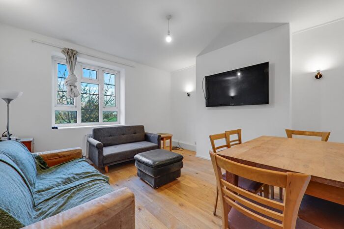 4 Bedroom Flat To Rent In Cowley Street, Brixton, London, SW9