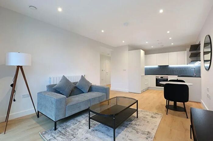 1 Bedroom Flat To Rent In Hopper House, Pilkington Terrace, Thamesmead, SE28