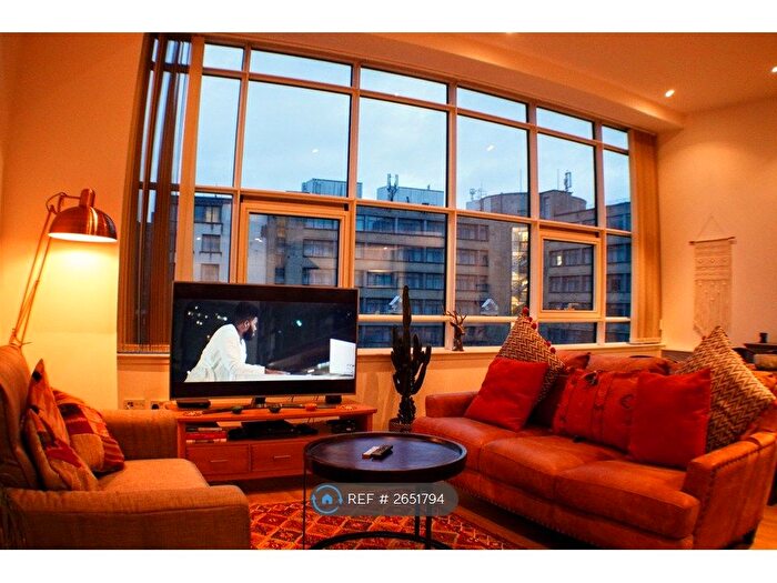 2 Bedroom Flat To Rent In Albion Street, Glasgow, G1