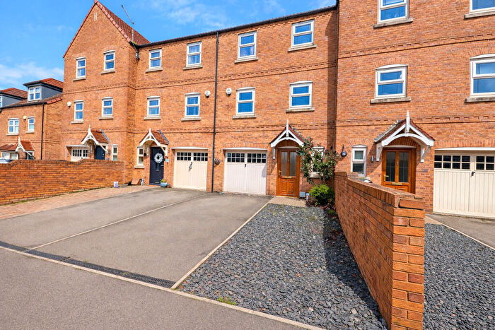 4 Bedroom Terraced House For Sale In Progress Drive, Bramley, S66