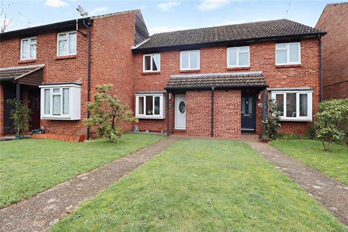 3 Bedroom End Terrace House For Sale In Woking, Surrey, GU21