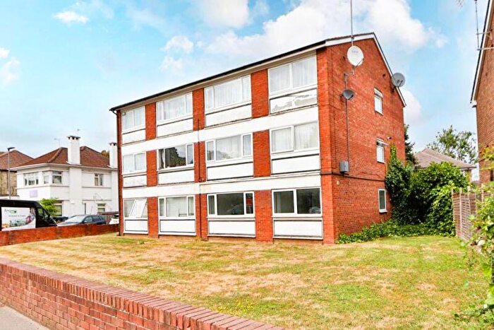 2 Bedroom Flat To Rent In Kingston Road, New Malden, KT3