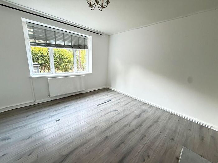 3 Bedroom Terraced House To Rent In Harrow Road, Slough, SL3