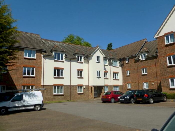 1 Bedroom Flat To Rent In Elm Park Road, Pinner HA5