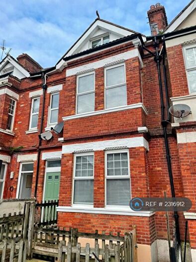 1 Bedroom Flat To Rent In Windsor Road, Bournemouth, BH5