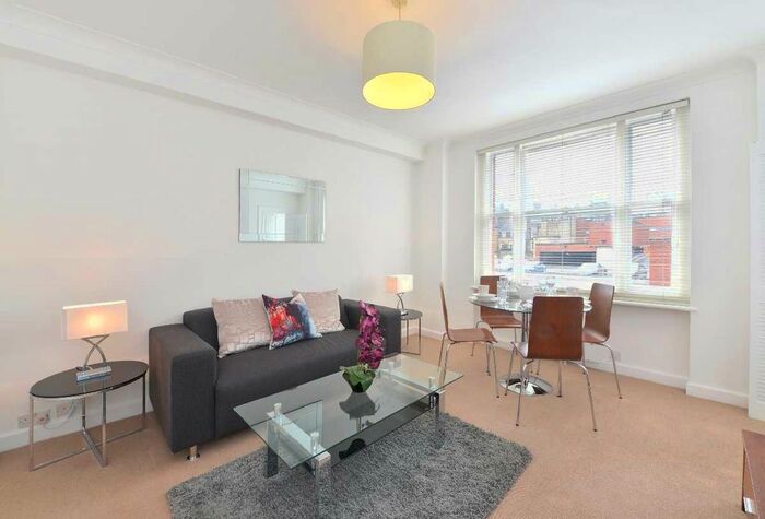 1 Bedroom Flat To Rent In Hill Street, London, W1J