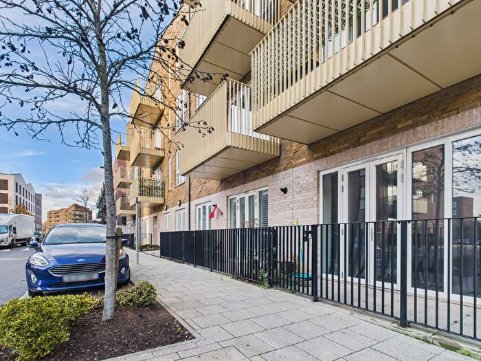 1 Bedroom Flat For Sale In Corys Road, Rochester, ME1