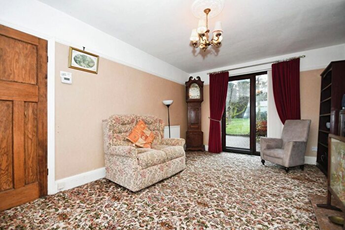 2 Bedroom Detached House For Sale In Ashover Road, Old Tupton, Chesterfield, S42
