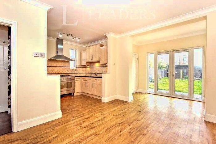 3 Bedroom End Of Terrace House To Rent In Glenhurst Road, Southend-on-sea, Essex, SS2