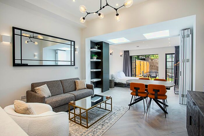 2 Bedroom Flat To Rent In Newburgh Rd, London, W3